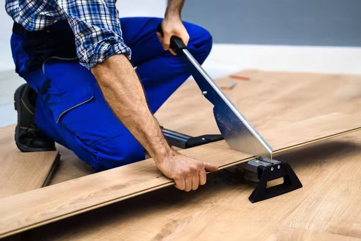 Removing rotted floorboards